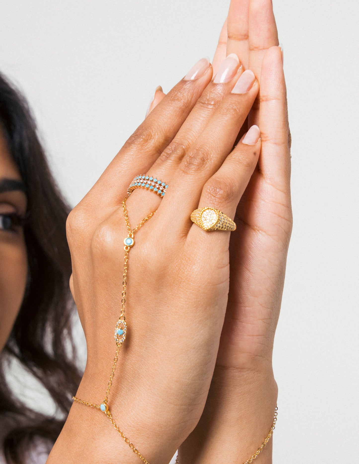 AZUR eye handchain