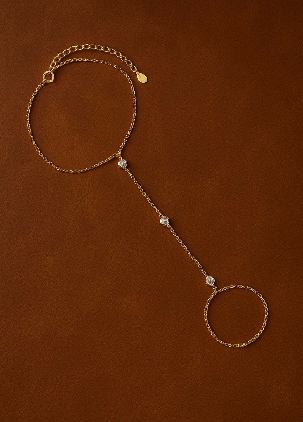CLASSIC hand chain in gold