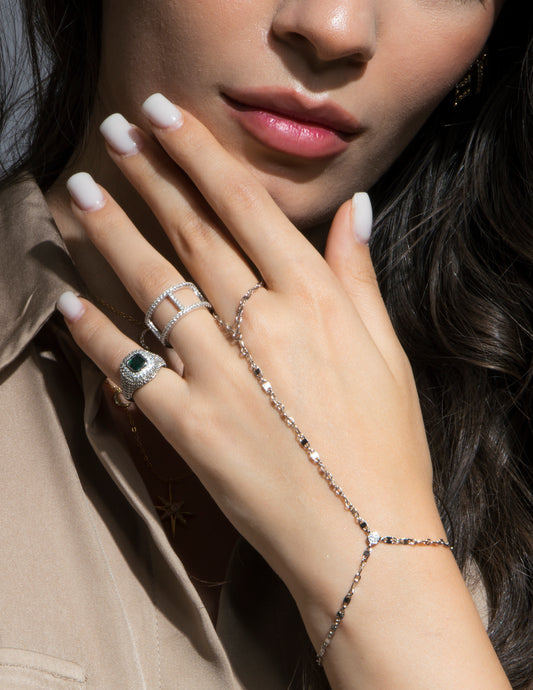 LINKS hand chain in silver