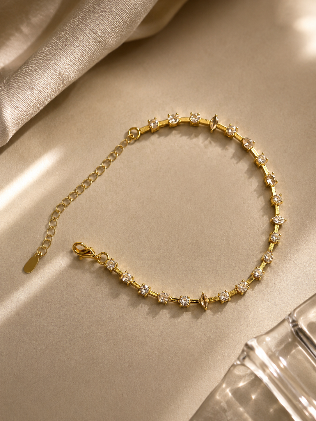 NOOR geometric bracelet